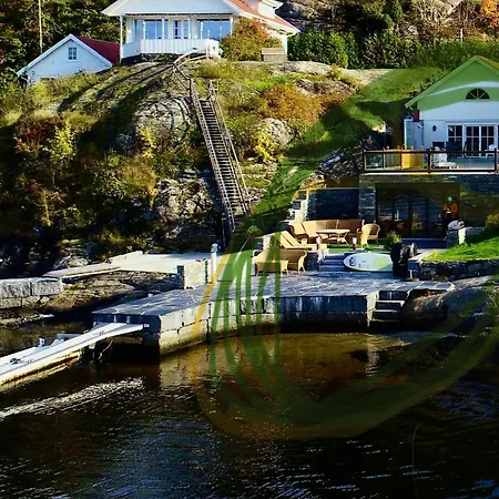 Apartamento Large With Pier House And Private Risør