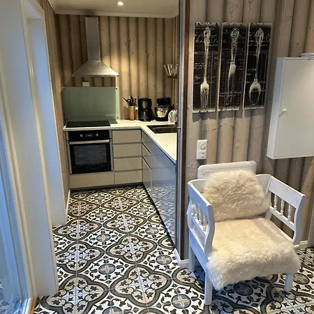 Large With Pier House And Private Appartement