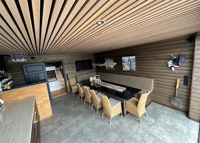 Large With Pier House And Private