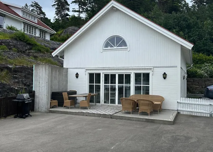 Large With Pier House And Private Risør