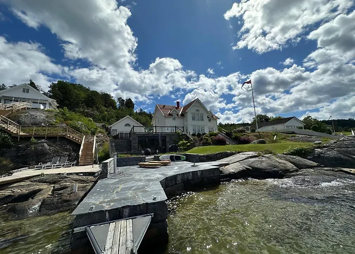 Apartamento Large With Pier House And Private Risør